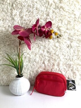 ART CLASS GIRL'S RED FANNY PACK~BRAND NEW WITH TAGS!